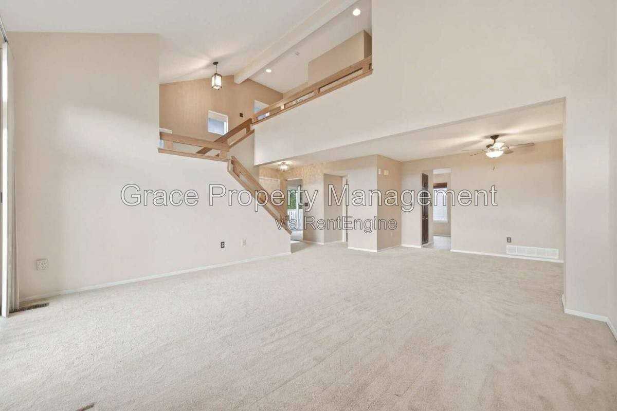 9024 Bear Mountain Dr #9 - Photo 3 of 10