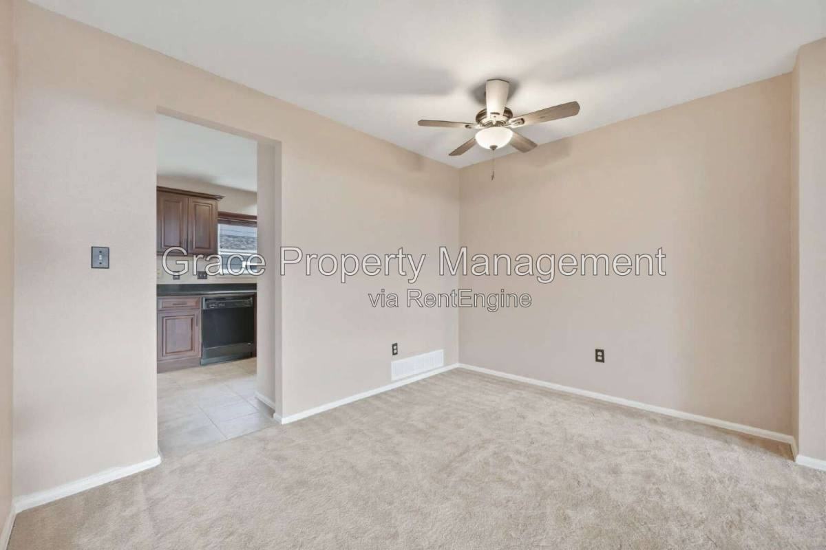 9024 Bear Mountain Dr #9 - Photo 5 of 10
