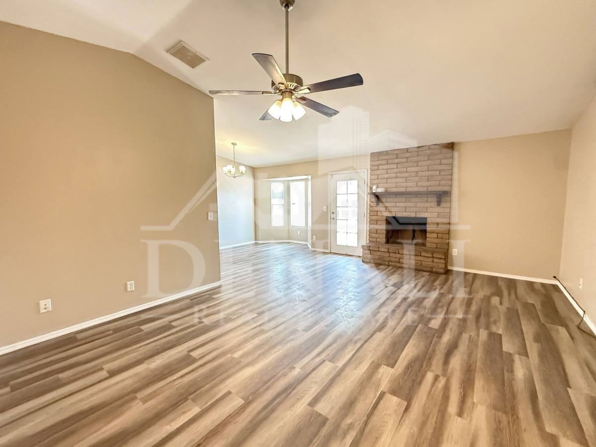 10921 W Sells Dr - Photo 3 of 10