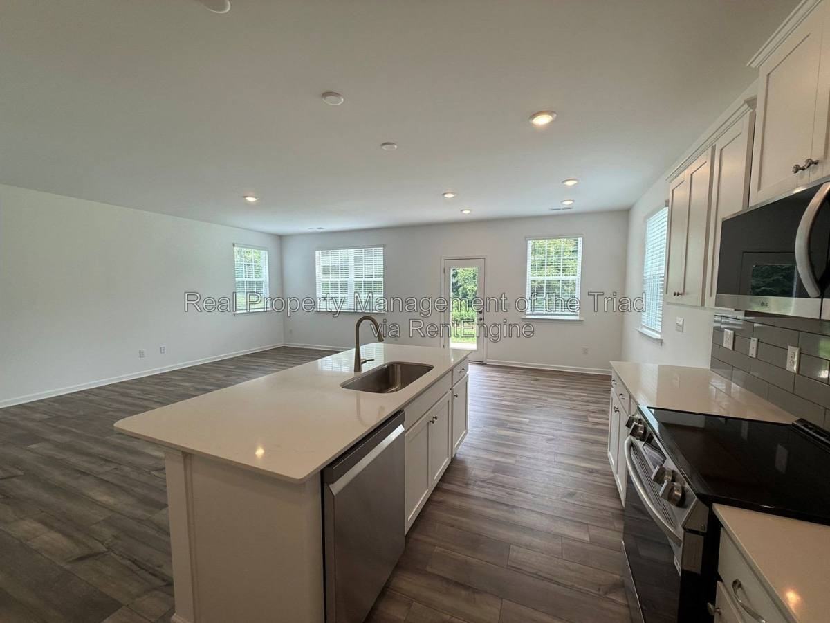 5236 Amaryllis Way - Photo 2 of 10