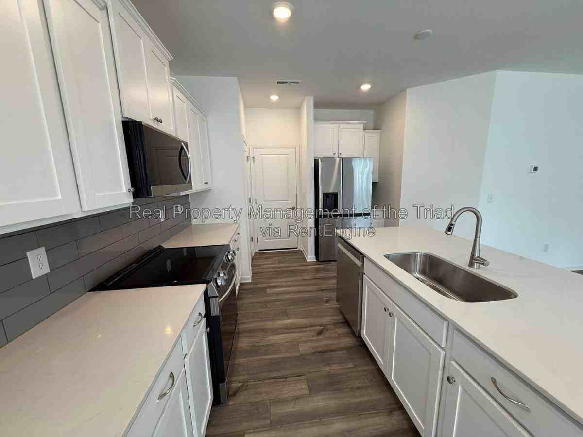 5236 Amaryllis Way - Photo 3 of 10