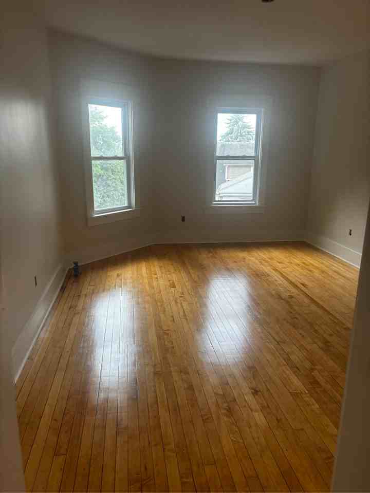 46 Channing St #2 - Photo 4 of 11