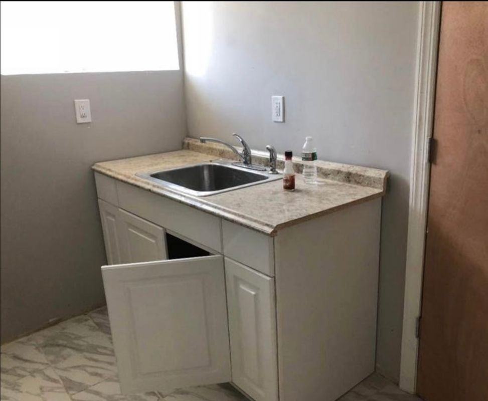77 Graham Ave - Photo 5 of 6