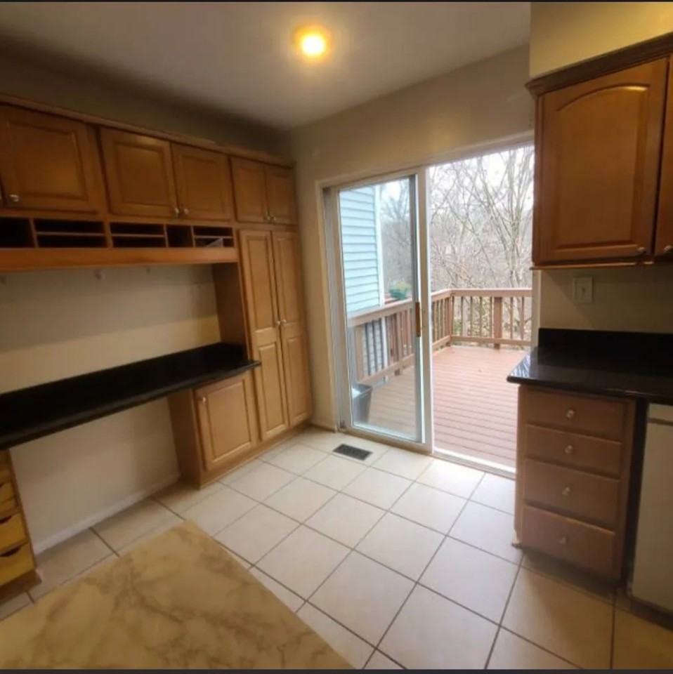 15205 Valley Stream Dr #1 - Photo 2 of 20