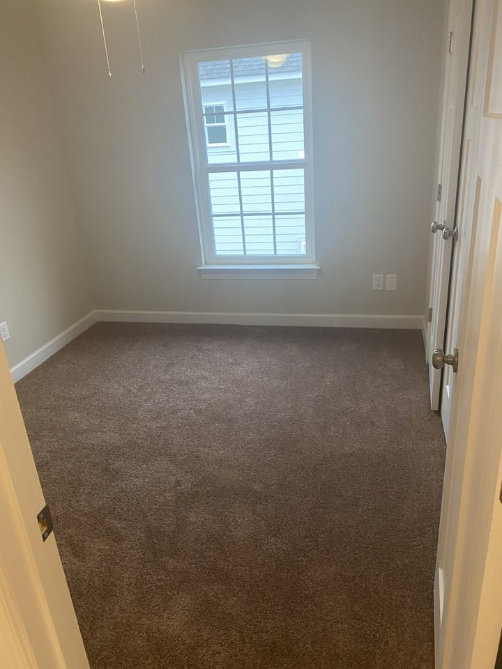 1001 Joyce St #600ROOM - Photo 2 of 6