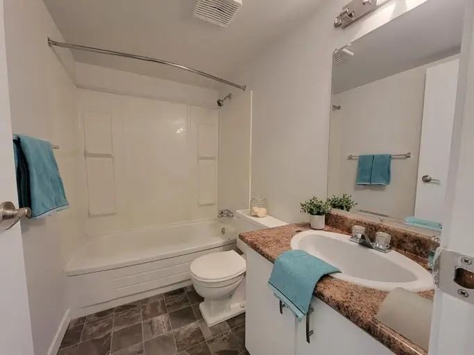 5820 58a St #203 - Photo 5 of 6