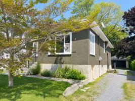 featured image of 31 Beverley St #1