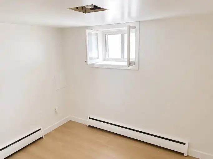 31 Beverley St #2 - Photo 5 of 6