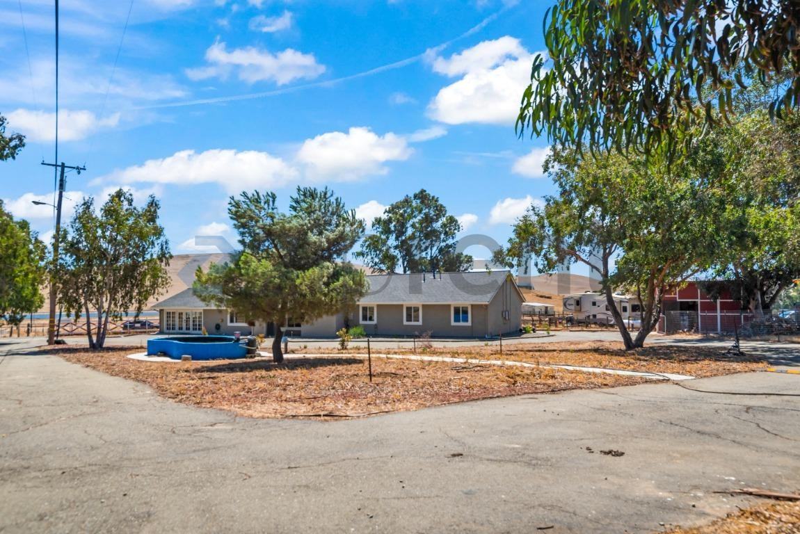3966 Dyer Rd - Photo 5 of 36