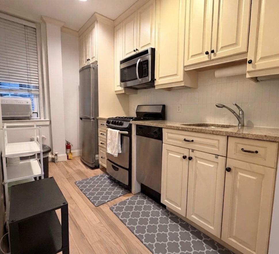 11 Irving St #6 - Photo 3 of 6
