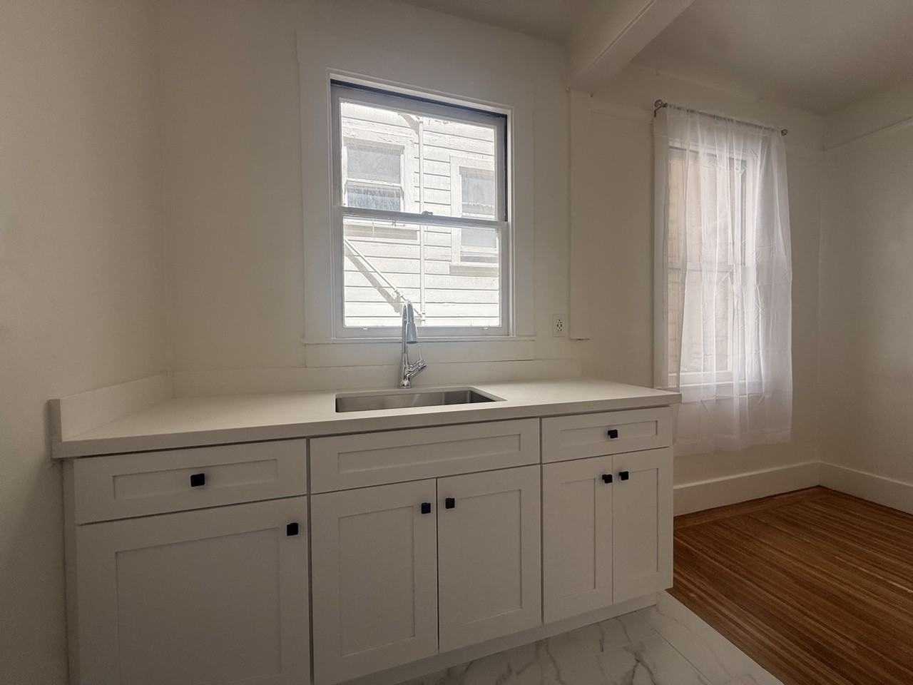 2245 Larkin St #6 - Photo 4 of 12