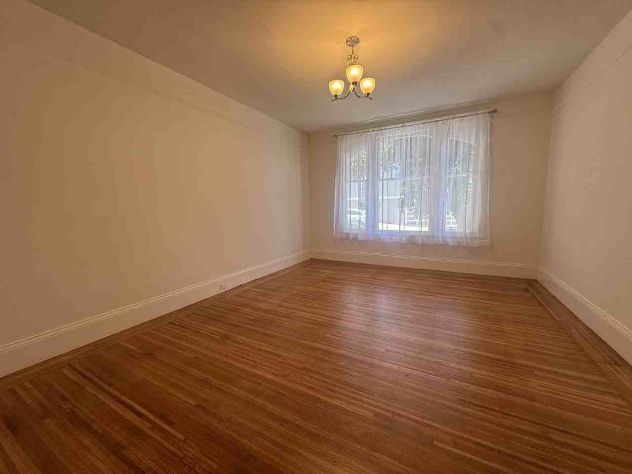 2245 Larkin St #6 - Photo 7 of 12