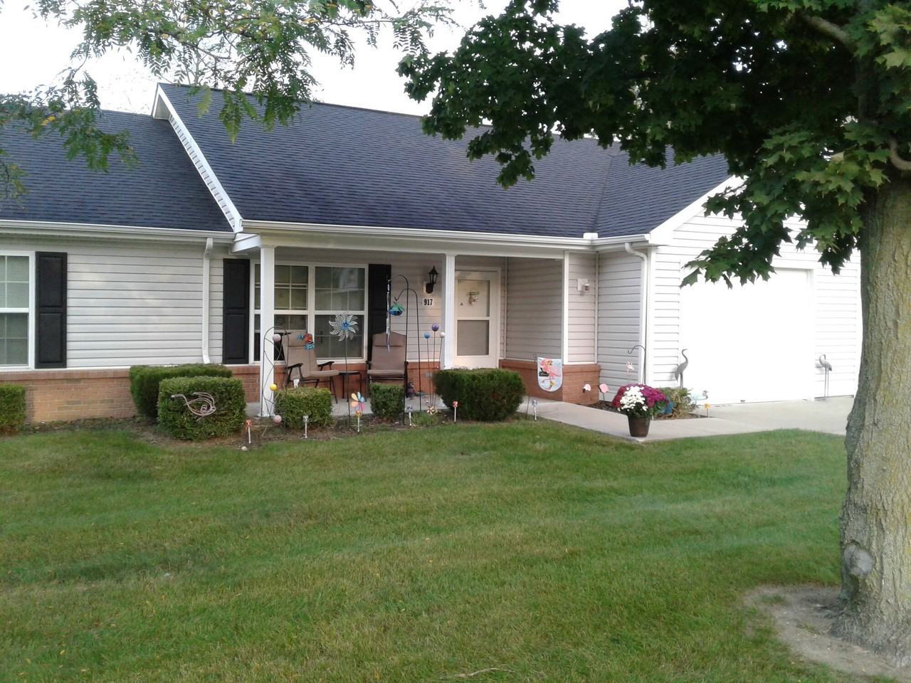 Hampton Pointe - Photo 4 of 14