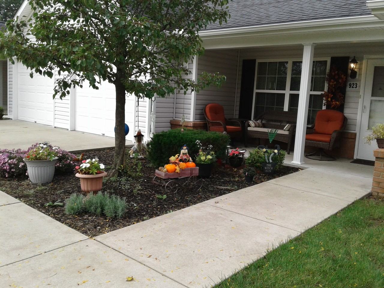 Hampton Pointe - Photo 5 of 14