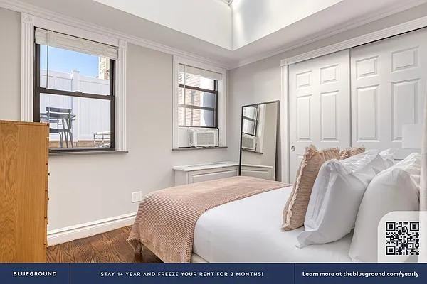 E 75th St #PH - Photo 2 of 20