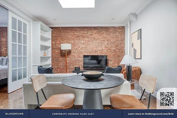 E 75th St #PH - Photo 6 of 20