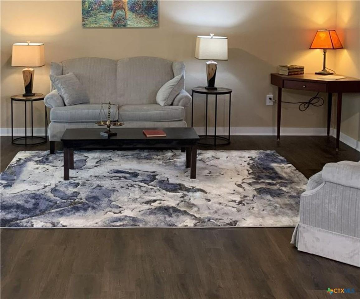 952 Fannin Loop - Photo 2 of 15