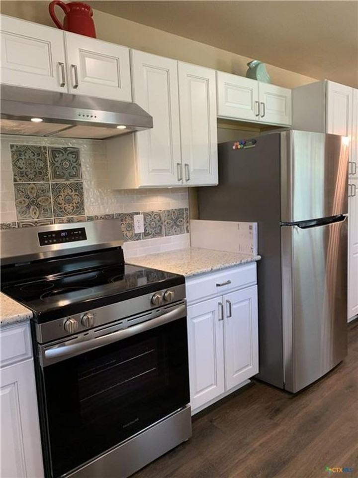 952 Fannin Loop - Photo 3 of 15