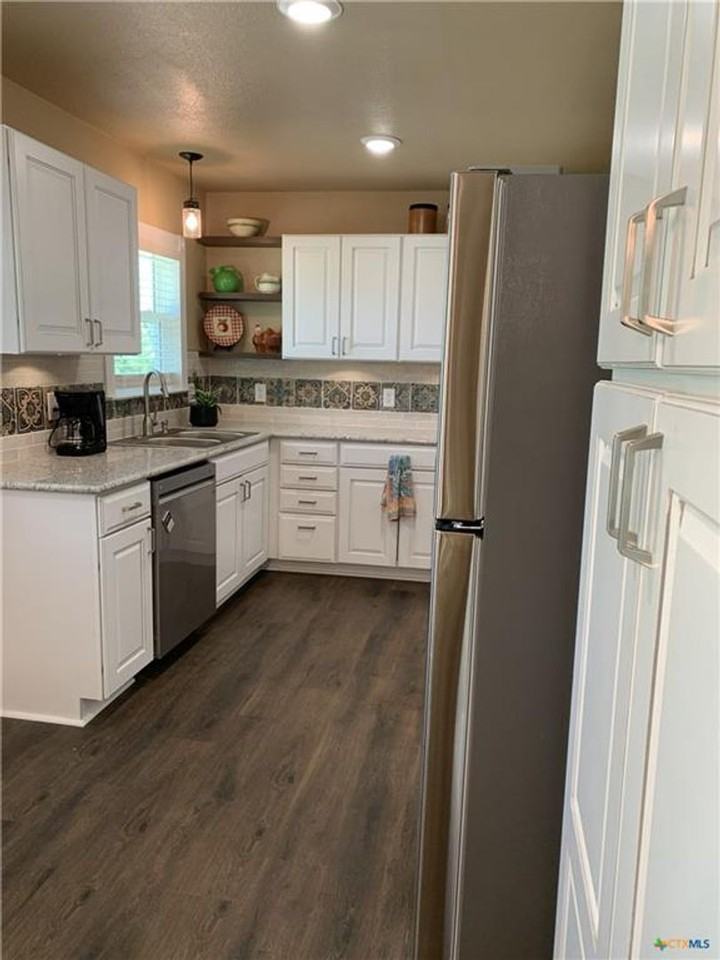 952 Fannin Loop - Photo 4 of 15