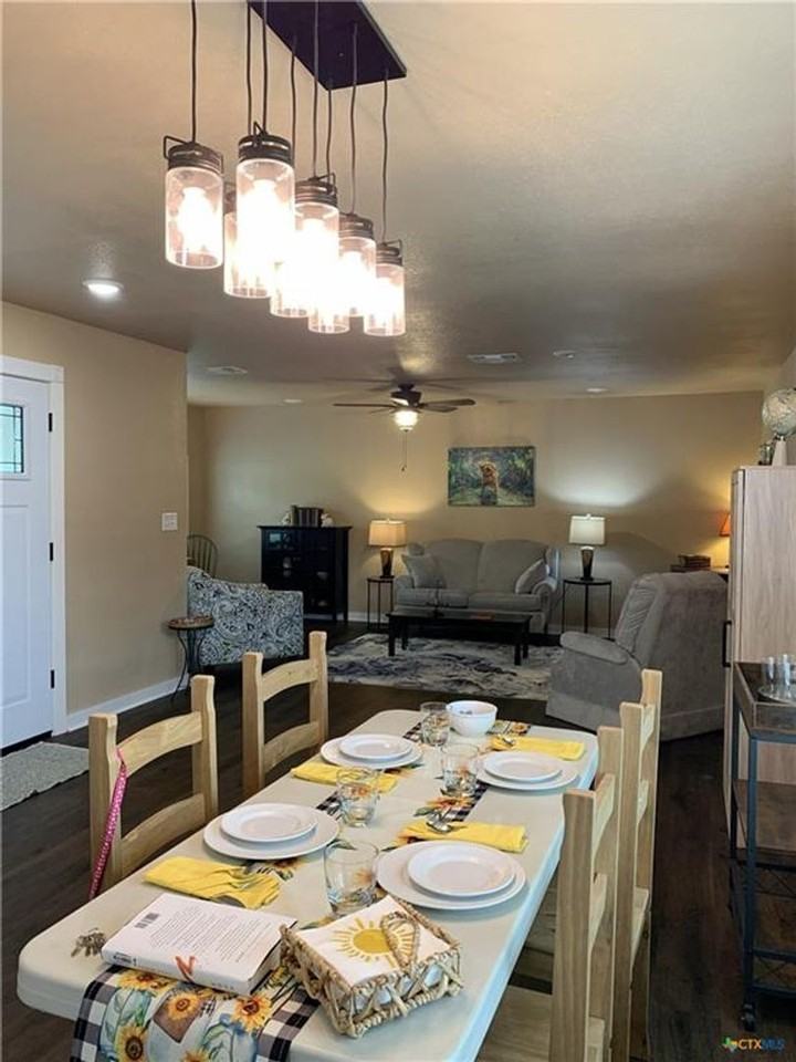 952 Fannin Loop - Photo 6 of 15