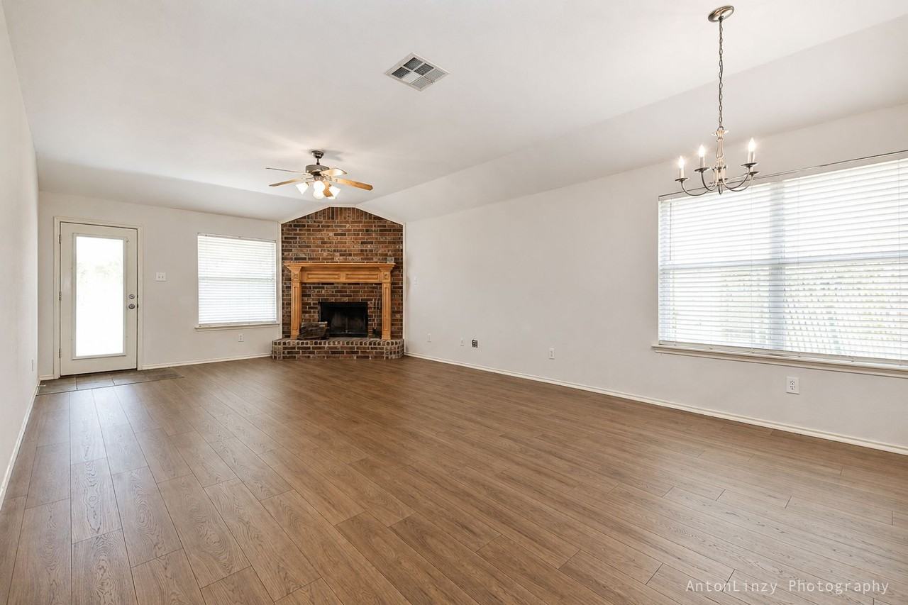 701 Orchid Blvd - Photo 3 of 17