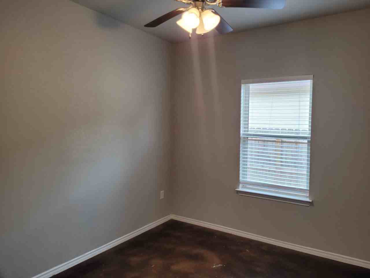 1498 Lucille St - Photo 5 of 14
