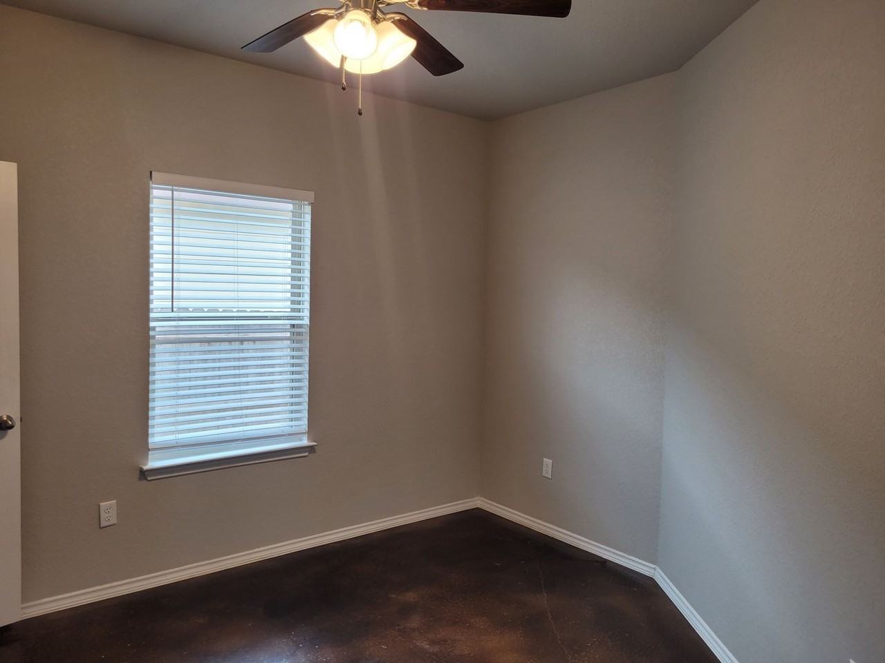 1498 Lucille St - Photo 6 of 14
