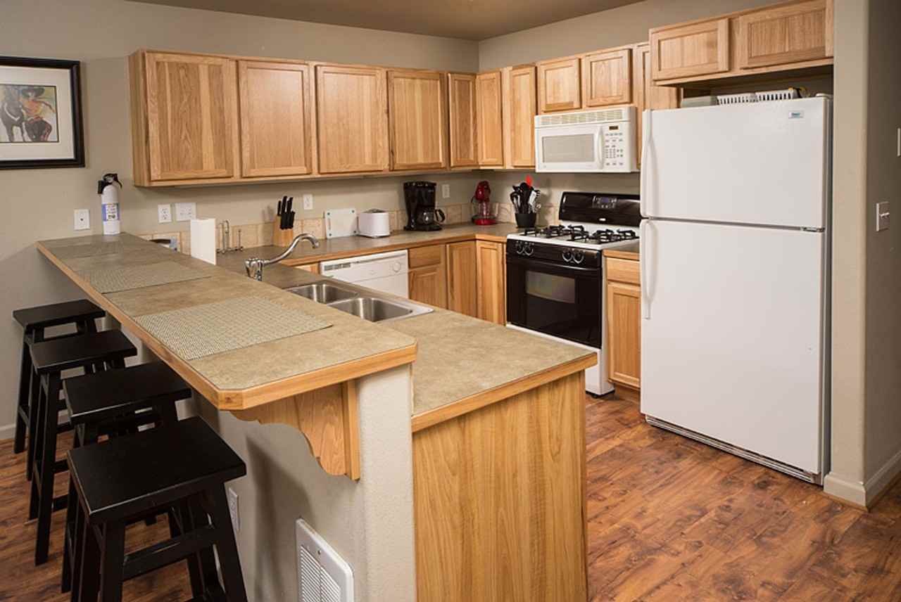 139 Se Heyburn St #3 - Photo 4 of 14