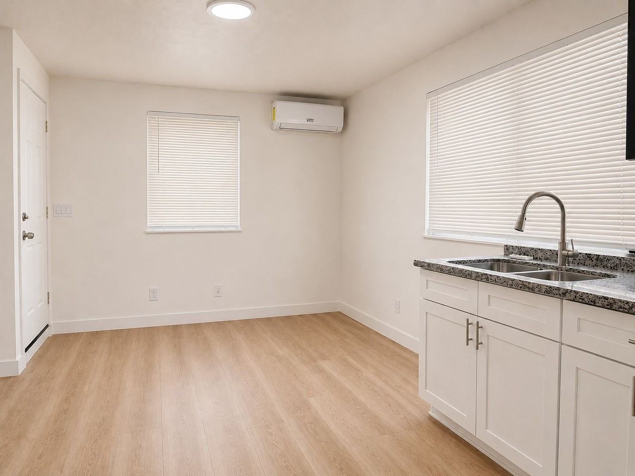22814 14th St - Photo 4 of 6