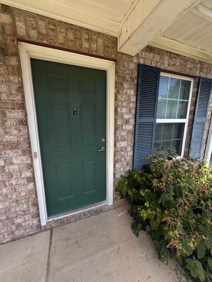 320 Dustin Laird Dr - Photo 7 of 18