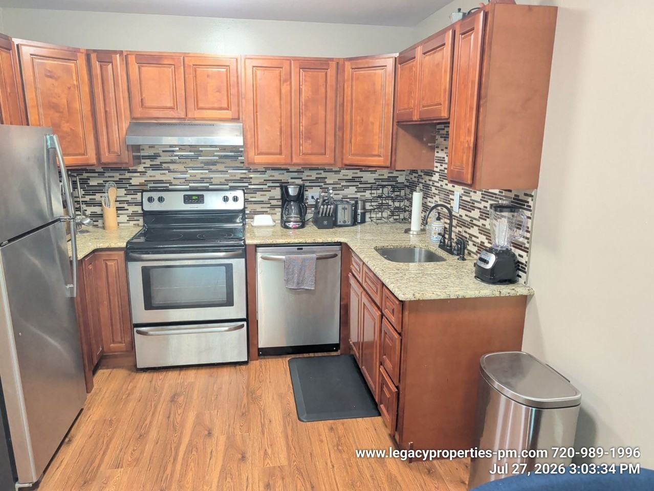 725 S Clinton St - Photo 7 of 19
