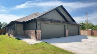 11517 University Dr - Photo 1 of 1