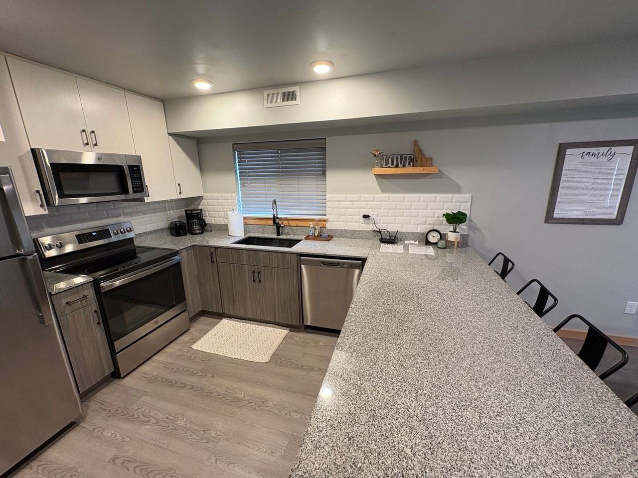 280 E Lorene St #19202 - Photo 5 of 22
