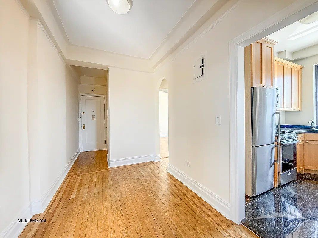 2nd Ave #3L - Photo 3 of 7