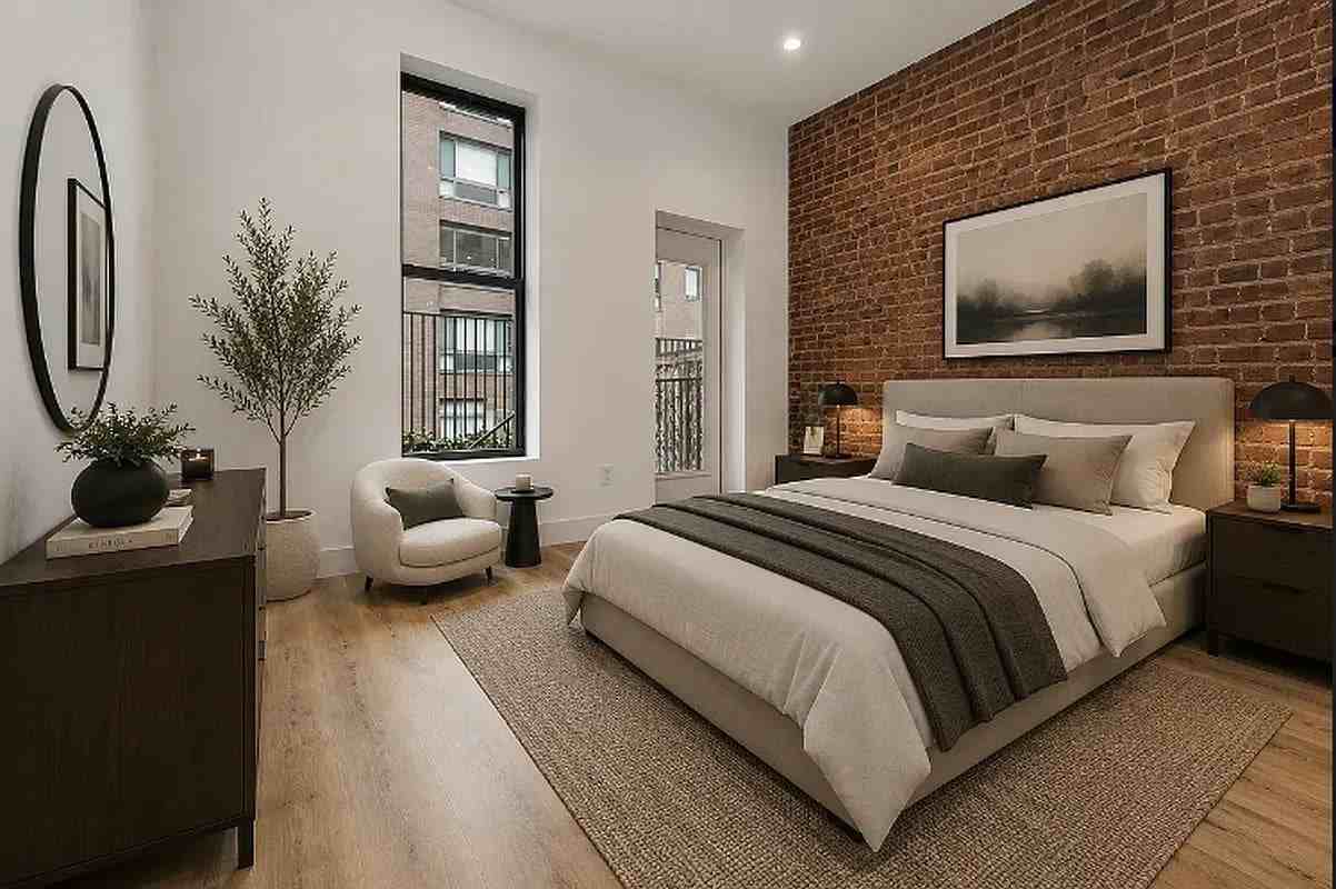 314 W 51st St #1C - Photo 3 of 7