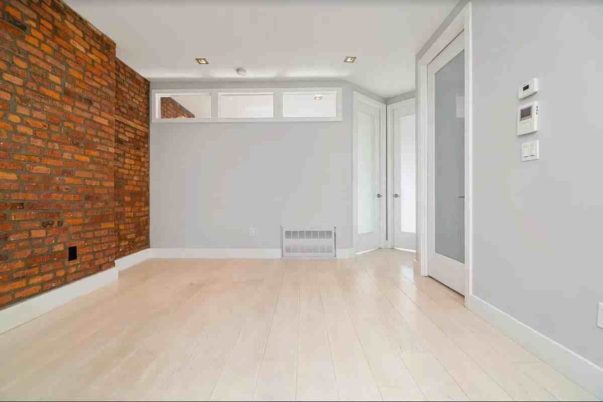 248 Mott St #13 - Photo 4 of 8