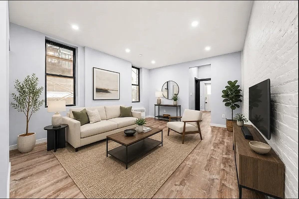 453 W 48th St #4C
