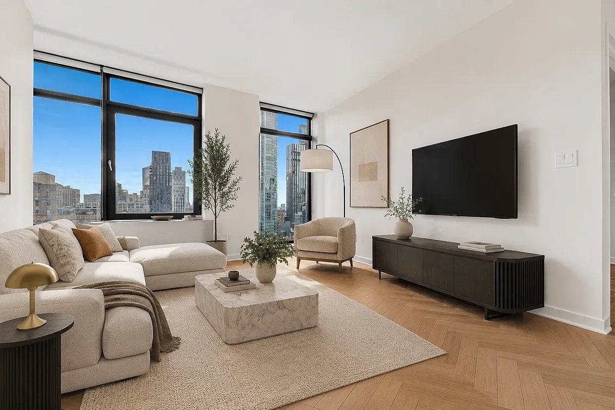 49 E 34th St #28B