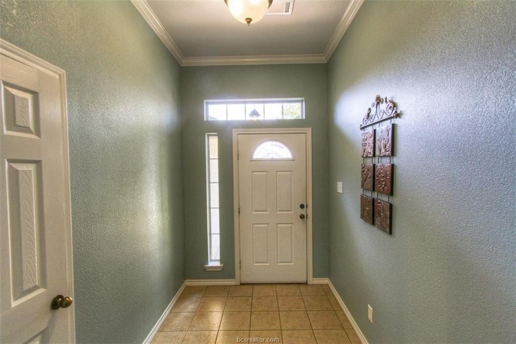 1508 Bluefield Ct - Photo 2 of 18