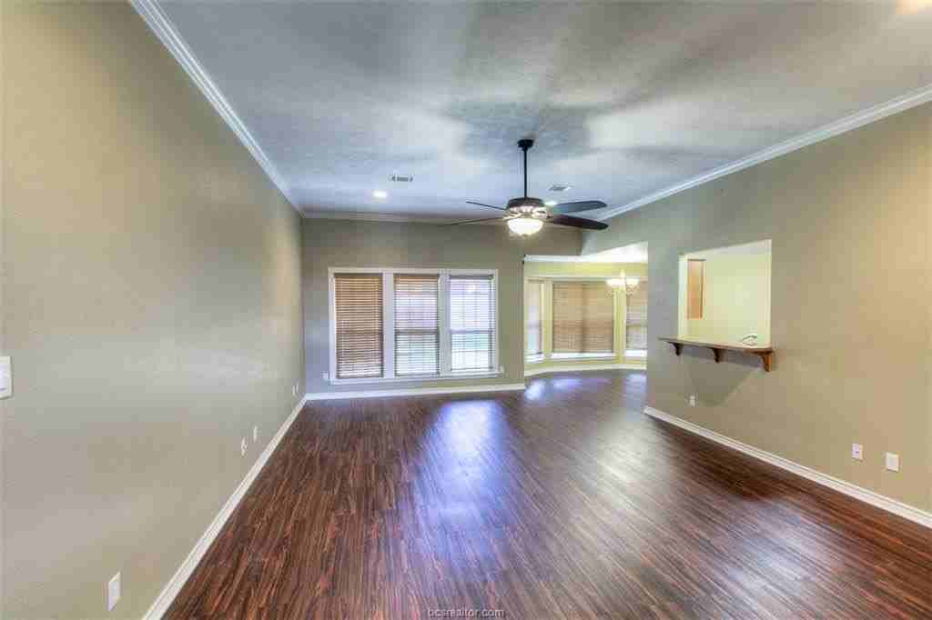 1508 Bluefield Ct - Photo 3 of 18