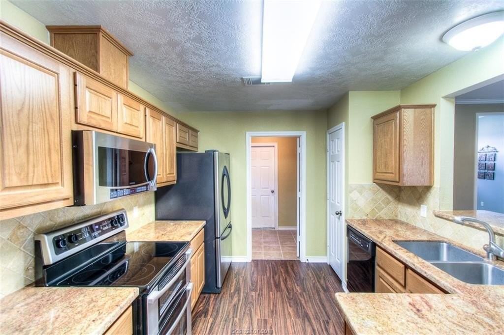 1508 Bluefield Ct - Photo 6 of 18