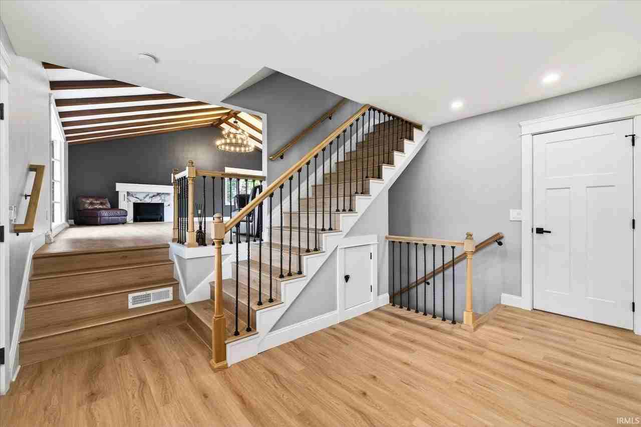 633 S Ravencrest Ave - Photo 4 of 29