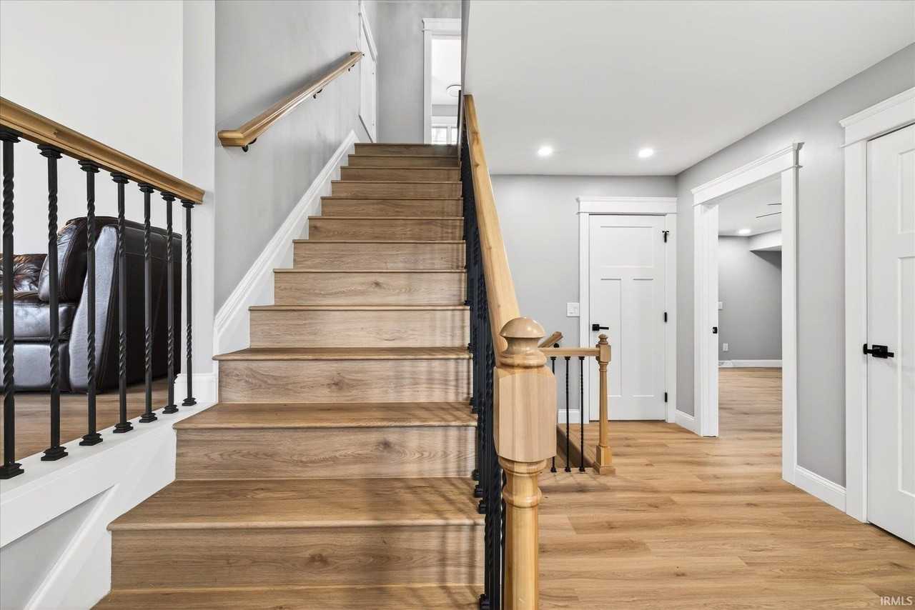 633 S Ravencrest Ave - Photo 5 of 29