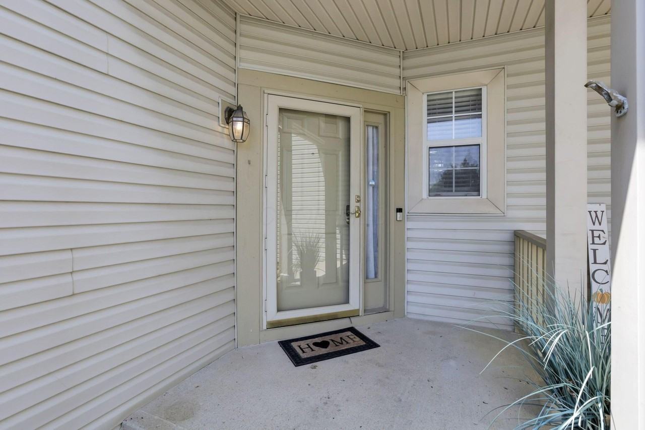 2573 Rustling Oak Blvd - Photo 5 of 36