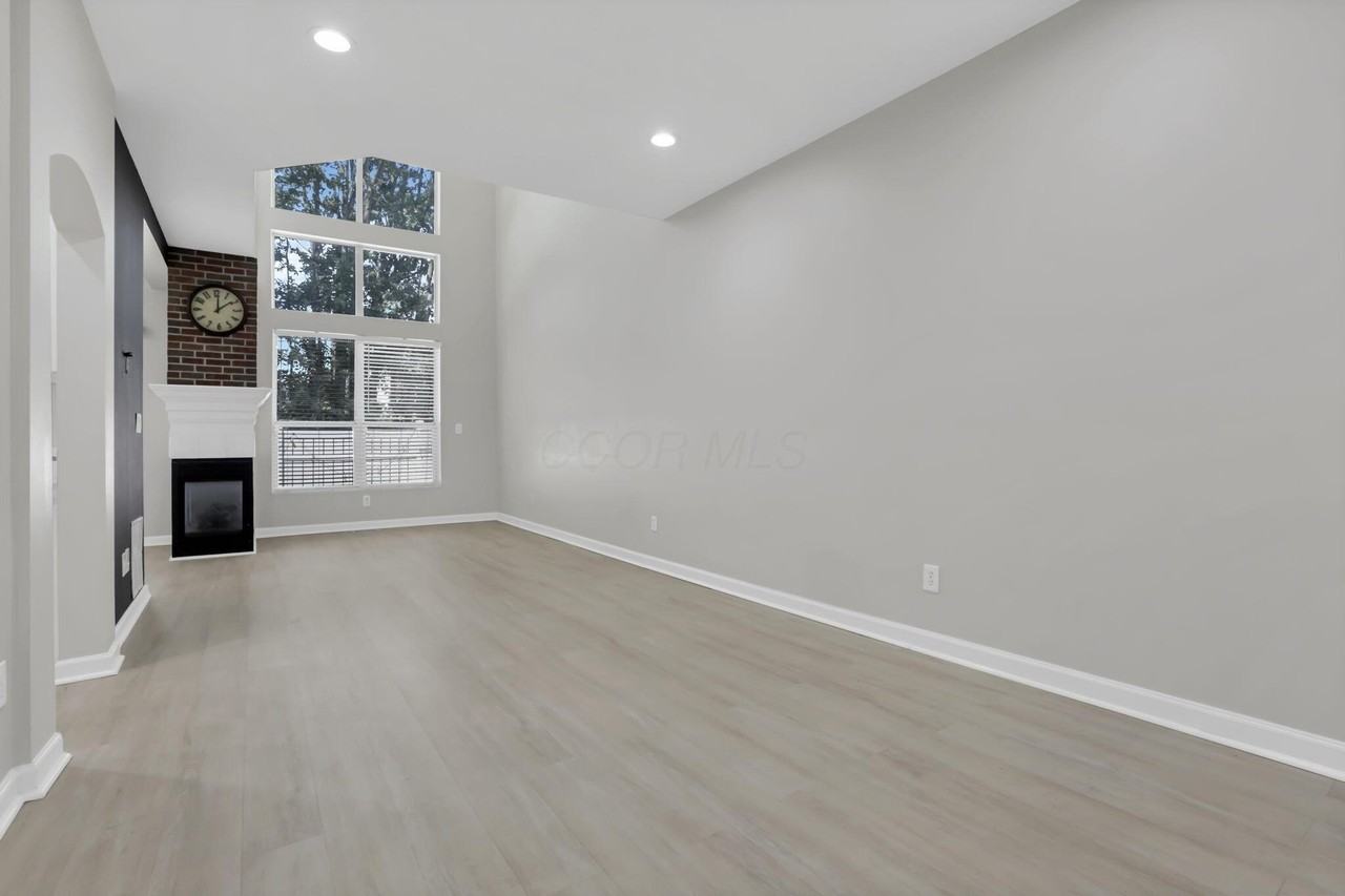2573 Rustling Oak Blvd - Photo 7 of 36