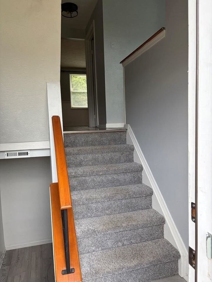 219 Marietta Dr - Photo 3 of 29