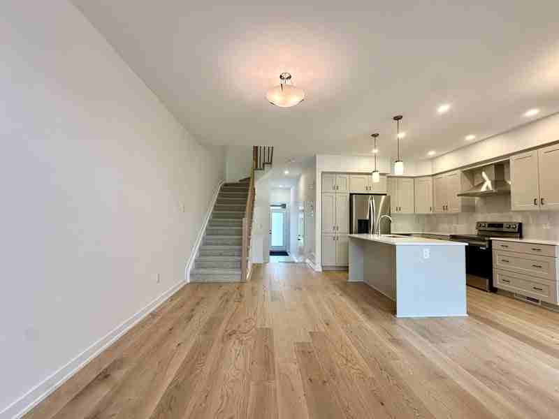 171 Bliss Crescent - Photo 5 of 13