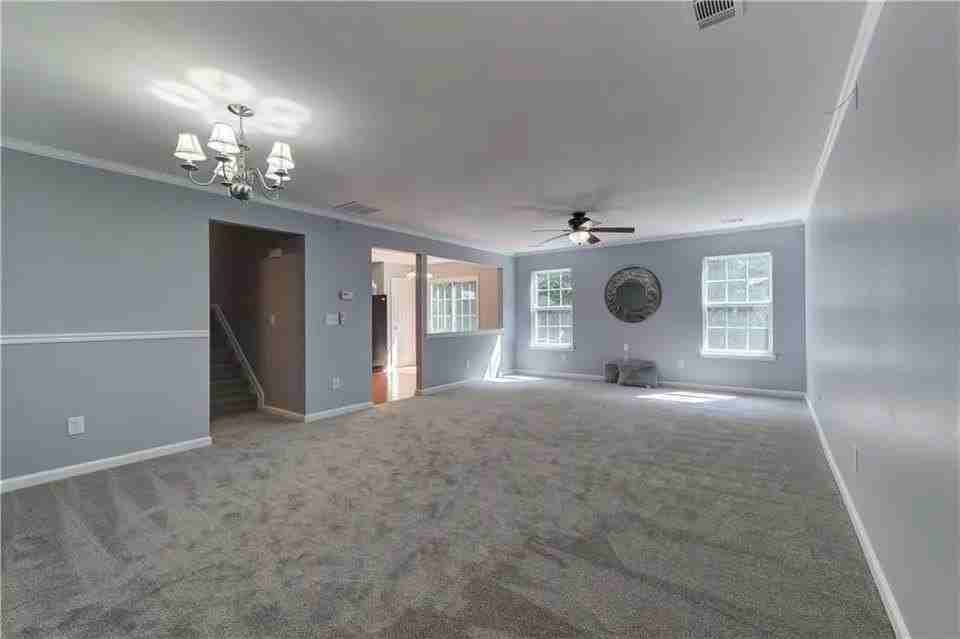 2820 Mayfair Dr - Photo 3 of 22