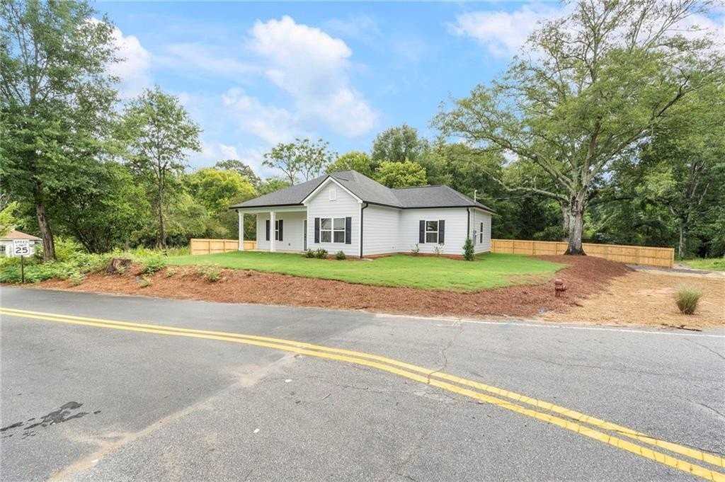 2163 Highway 16 W - Photo 4 of 35