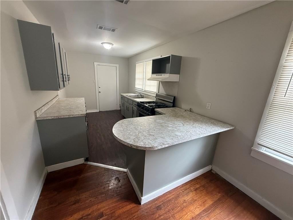 411 8th Ave - Photo 2 of 10